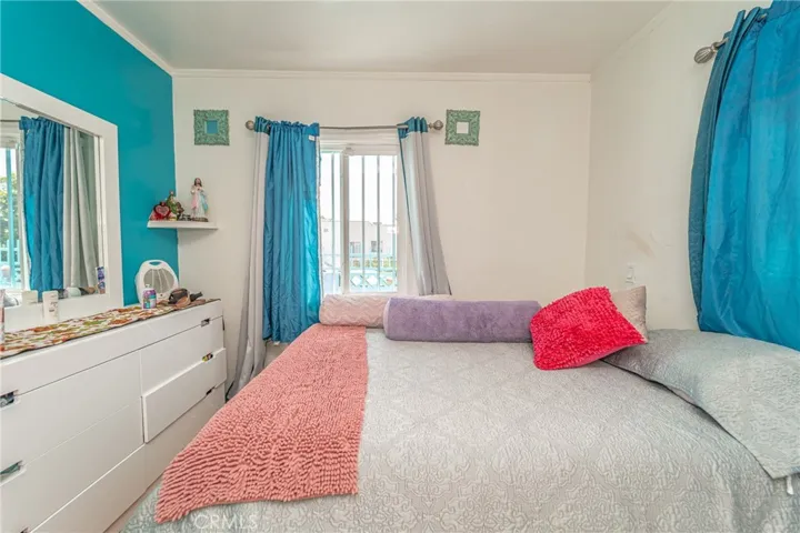 1502 W 65th Street, Los Angeles, California 90047