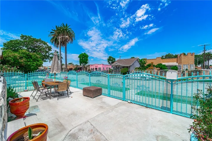 1502 W 65th Street, Los Angeles, California 90047