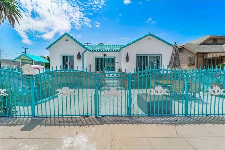 1502 W 65th Street, Los Angeles, California 90047