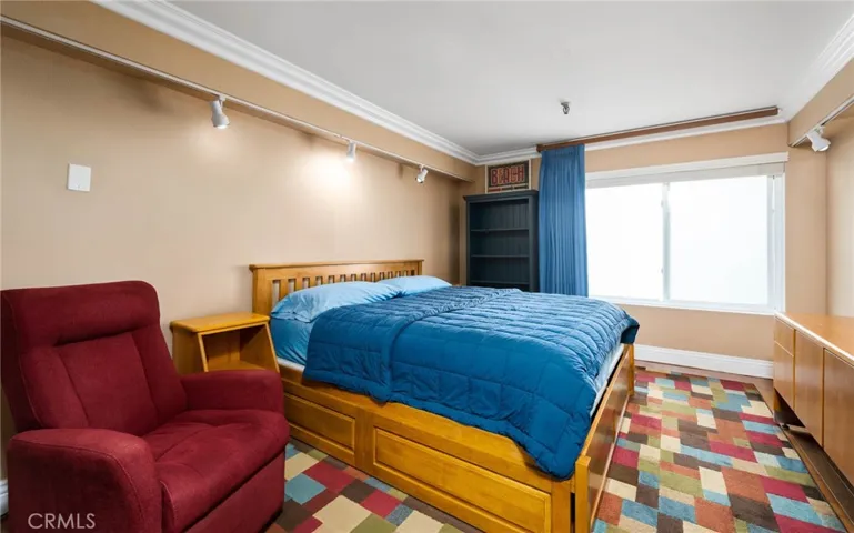 565 Esplanade 214, Redondo Beach, California 90277