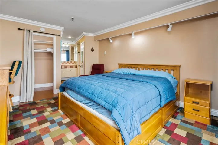 565 Esplanade 214, Redondo Beach, California 90277