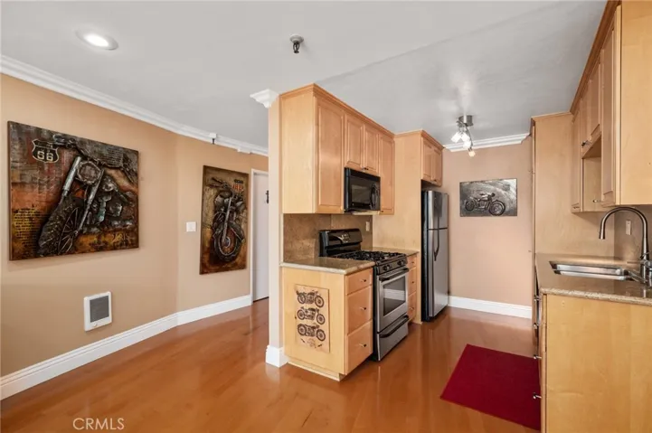 565 Esplanade 214, Redondo Beach, California 90277
