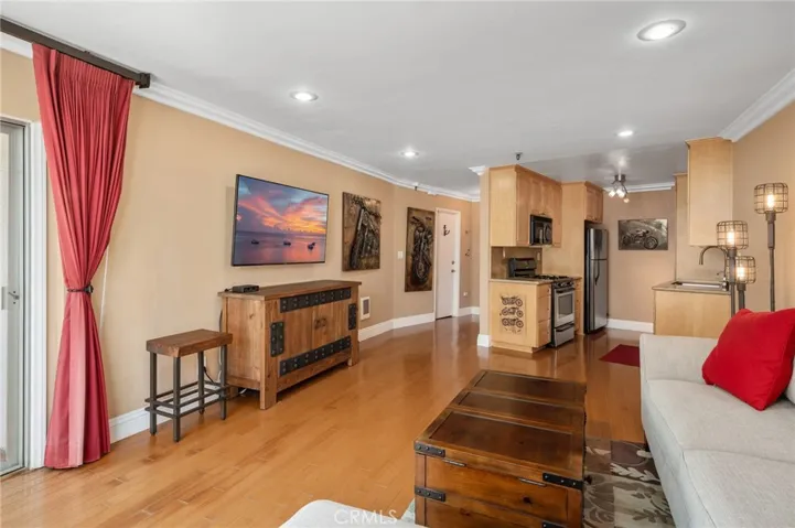 565 Esplanade 214, Redondo Beach, California 90277
