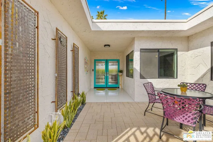 1380 Malaga Circle, Palm Springs, California 92264