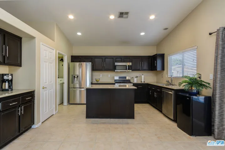 83082 Antigua Drive, Indio, California 92201
