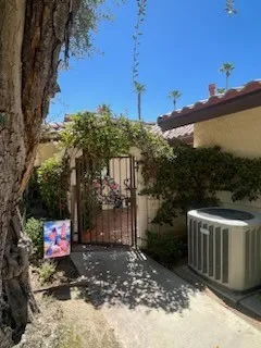 615 Woodcrest Lane E, Palm Desert, California 92260