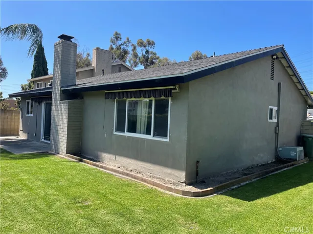 104 Loyola, Seal Beach, California 90740