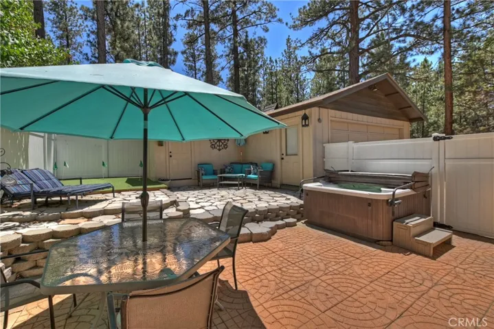 208 W Aeroplane Boulevard, Big Bear City, California 92314