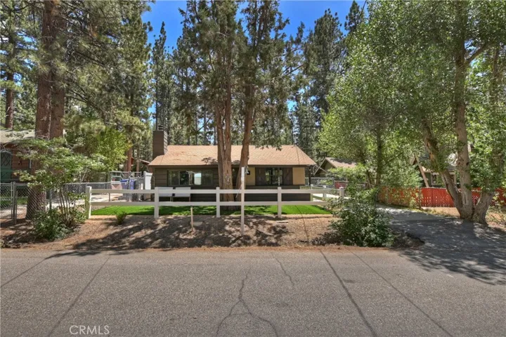 208 W Aeroplane Boulevard, Big Bear City, California 92314
