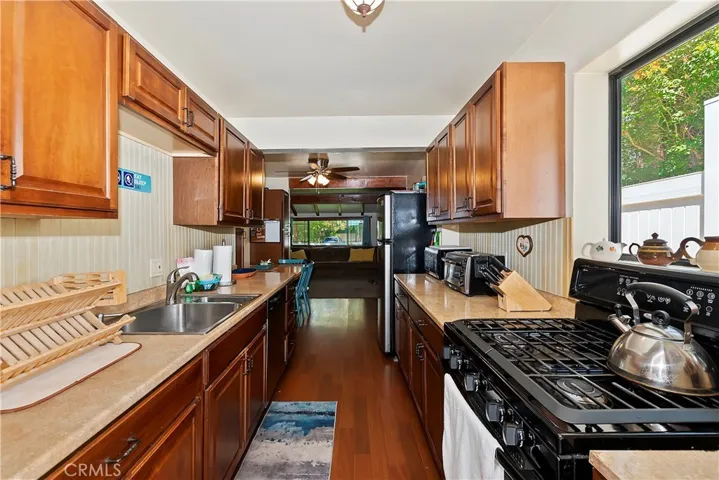 208 W Aeroplane Boulevard, Big Bear City, California 92314