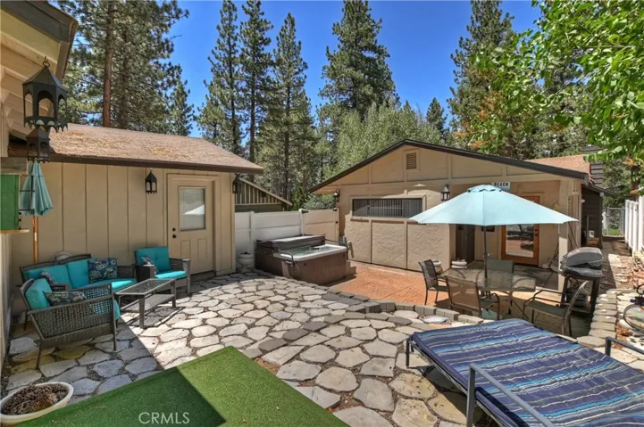 208 W Aeroplane Boulevard, Big Bear City, California 92314