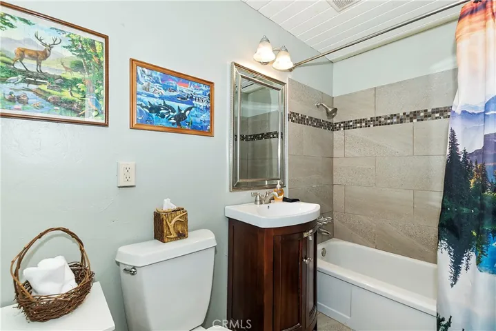208 W Aeroplane Boulevard, Big Bear City, California 92314