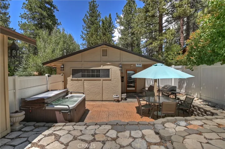 208 W Aeroplane Boulevard, Big Bear City, California 92314