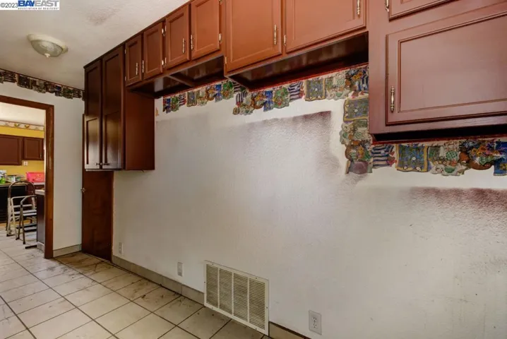 23480 N Pearl Rd, Acampo, California 95220