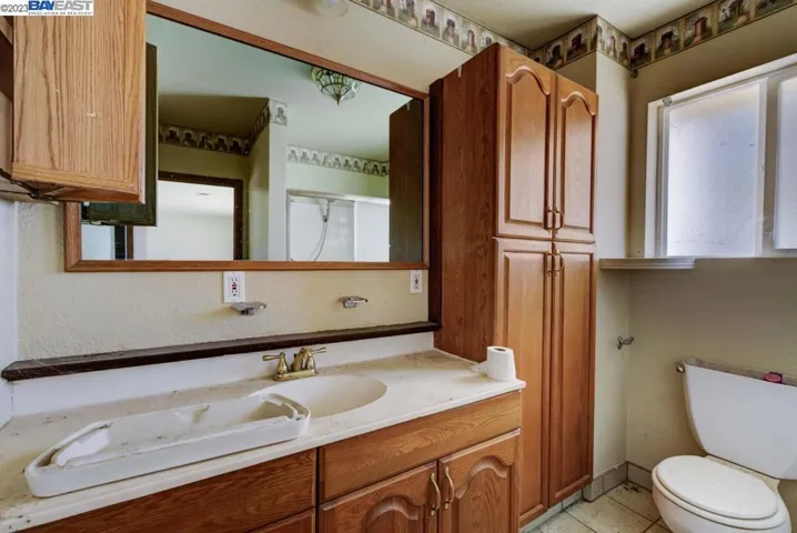 23480 N Pearl Rd, Acampo, California 95220