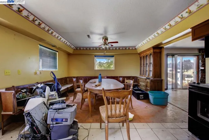23480 N Pearl Rd, Acampo, California 95220