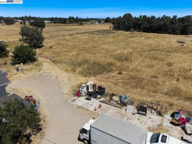 23480 N Pearl Rd, Acampo, California 95220