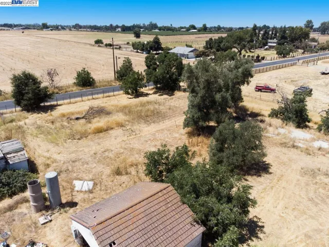 23480 N Pearl Rd, Acampo, California 95220