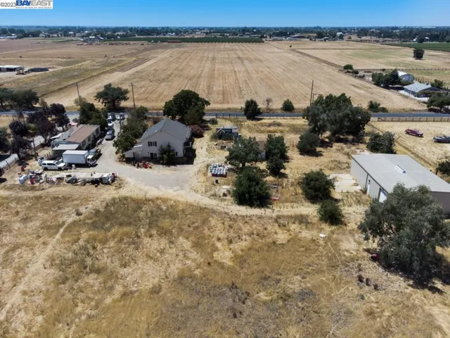 23480 N Pearl Rd, Acampo, California 95220
