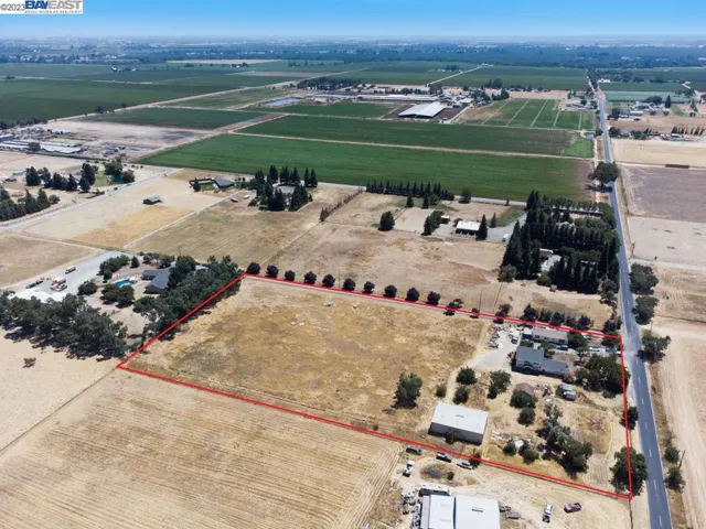 23480 N Pearl Rd, Acampo, California 95220