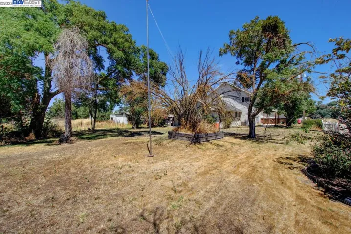 23480 N Pearl Rd, Acampo, California 95220