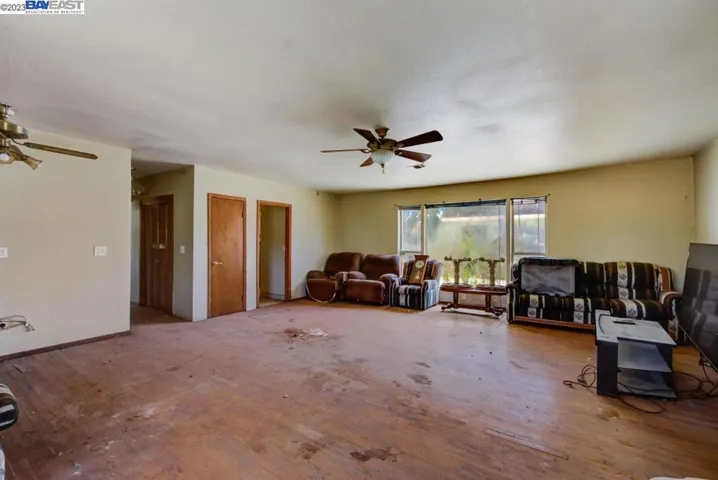 23480 N Pearl Rd, Acampo, California 95220