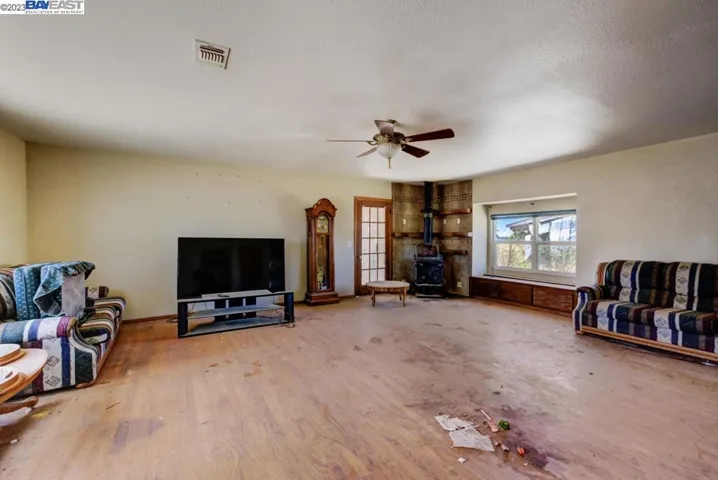 23480 N Pearl Rd, Acampo, California 95220