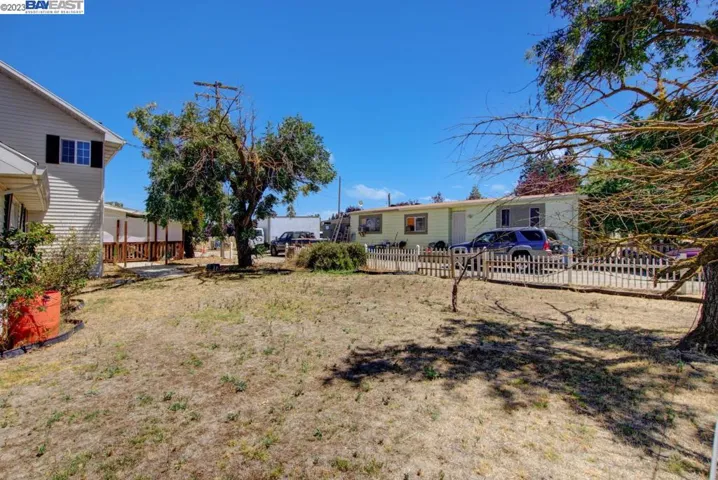 23480 N Pearl Rd, Acampo, California 95220