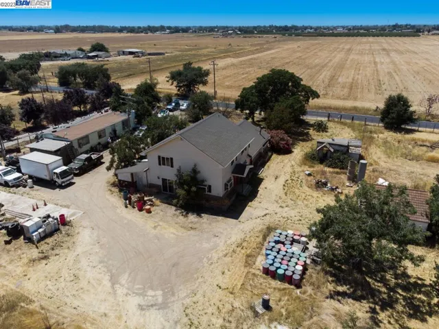 23480 N Pearl Rd, Acampo, California 95220