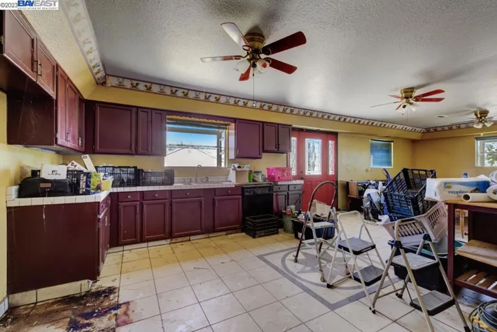 23480 N Pearl Rd, Acampo, California 95220