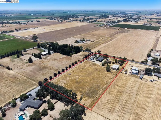 23480 N Pearl Rd, Acampo, California 95220