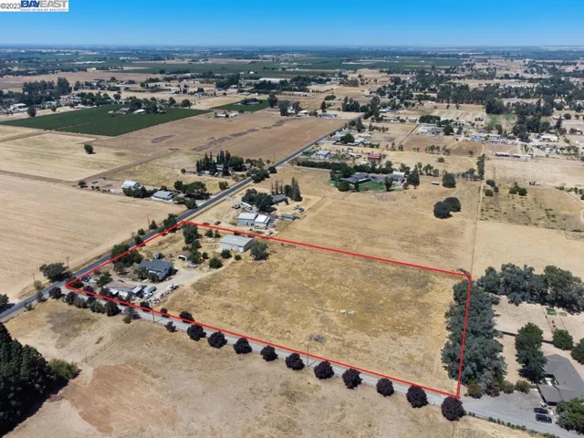 23480 N Pearl Rd, Acampo, California 95220