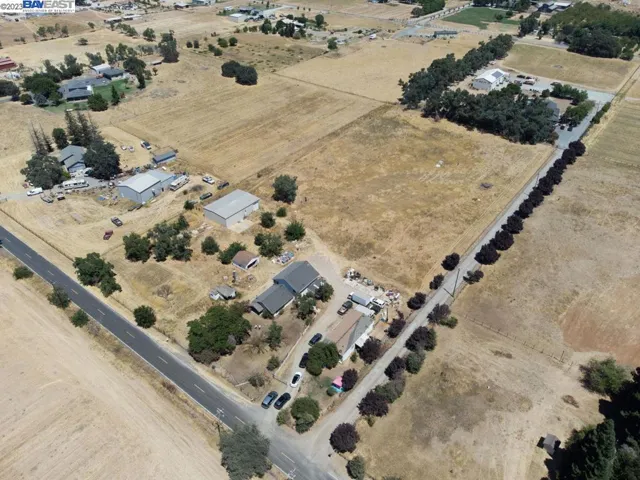 23480 N Pearl Rd, Acampo, California 95220
