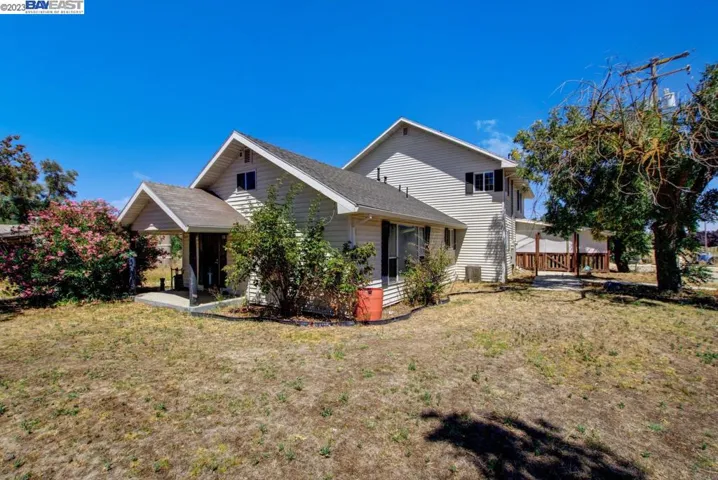23480 N Pearl Rd, Acampo, California 95220