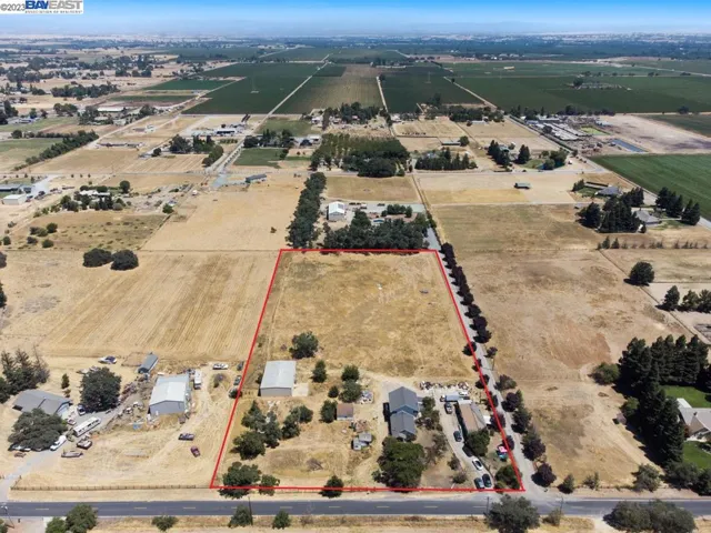 23480 N Pearl Rd, Acampo, California 95220