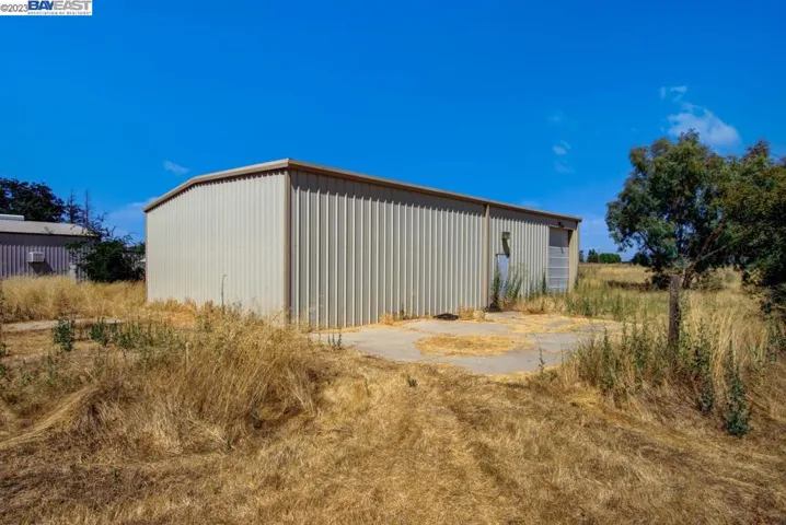 23480 N Pearl Rd, Acampo, California 95220