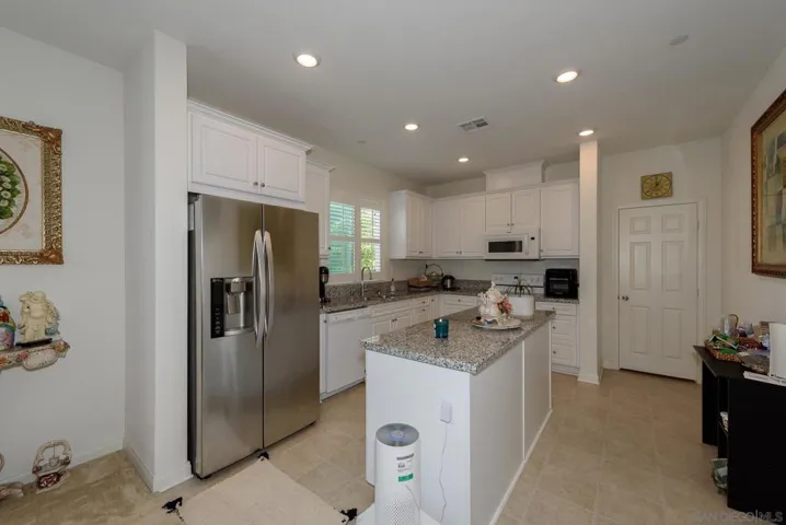 10761 Ensworth Way, Spring Valley, California 91978