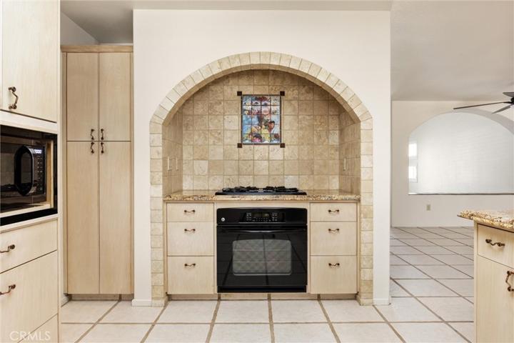 7509 Live Oak Way, Bakersfield, California 93308