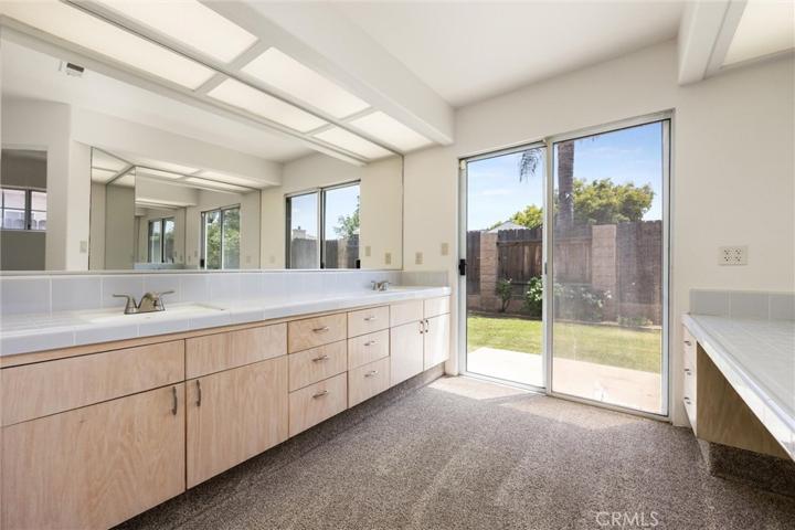 7509 Live Oak Way, Bakersfield, California 93308
