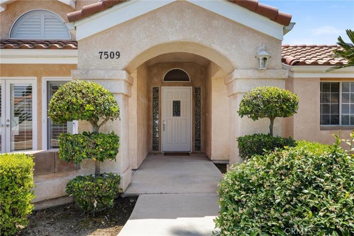 7509 Live Oak Way, Bakersfield, California 93308