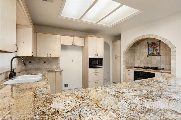 7509 Live Oak Way, Bakersfield, California 93308