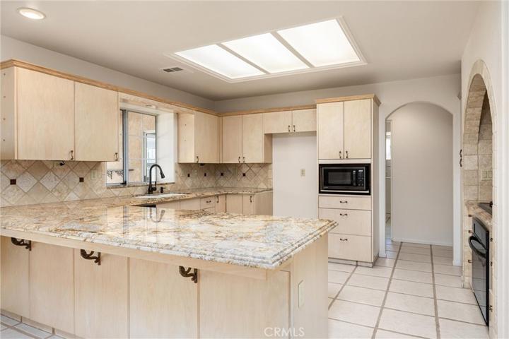 7509 Live Oak Way, Bakersfield, California 93308