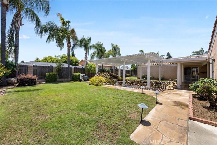 7509 Live Oak Way, Bakersfield, California 93308