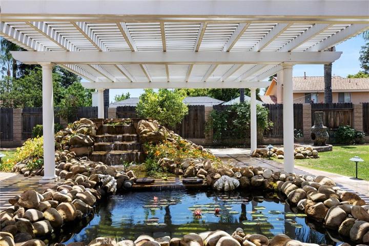 7509 Live Oak Way, Bakersfield, California 93308