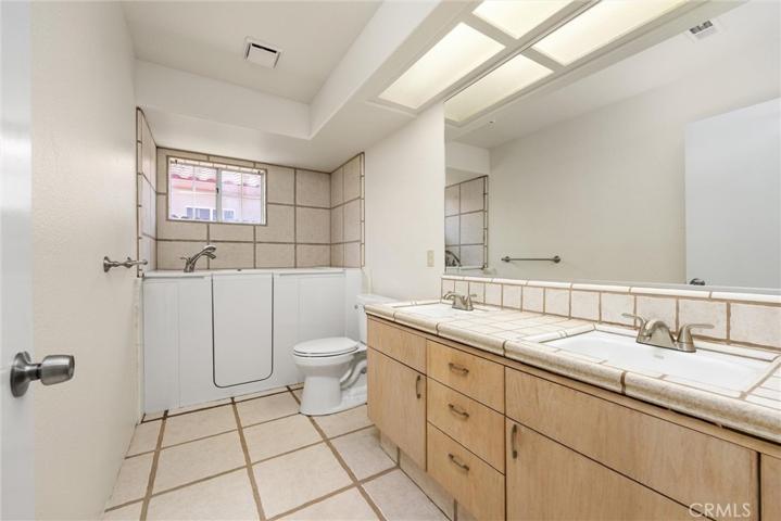 7509 Live Oak Way, Bakersfield, California 93308