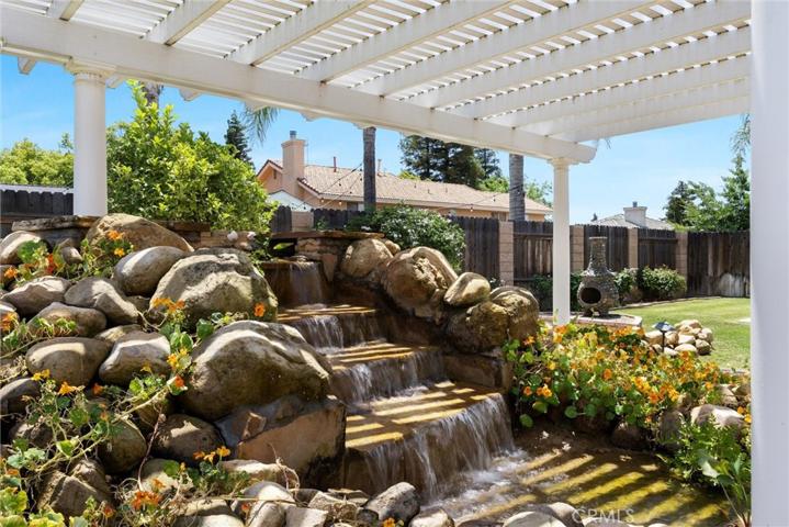 7509 Live Oak Way, Bakersfield, California 93308