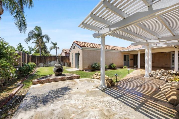 7509 Live Oak Way, Bakersfield, California 93308