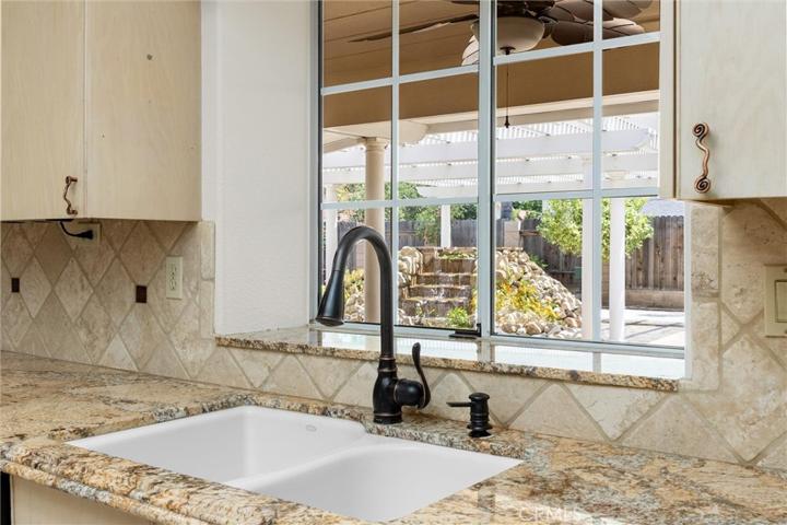 7509 Live Oak Way, Bakersfield, California 93308