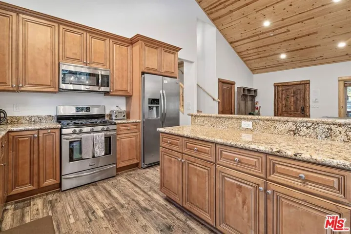 919 Mcalister Road, Big Bear City, California 92314