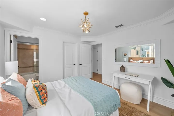 38 6th Street, Hermosa Beach, California 90254